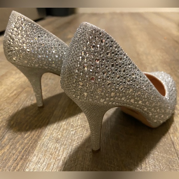 De Blossom Collection Rhinestone Crystal Heels Bridal Shoes size 8.5 - Picture 3 of 13